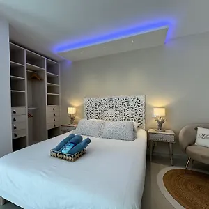 https://magnifique-studio-bohme-neuf-cur-de-ville.fr-provencehotel.com